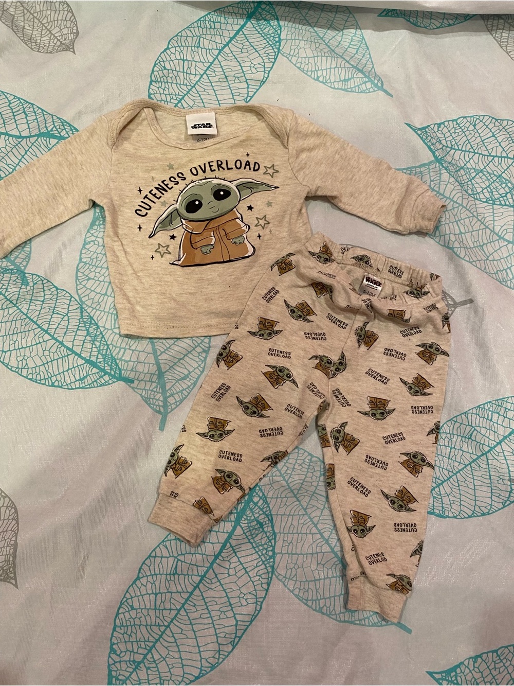 Star Wars Beige 'Cuteness Overload' Pyjama Set